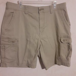 St. Johns Bay Men's Comfort Stretch Cargo Shorts Size 38